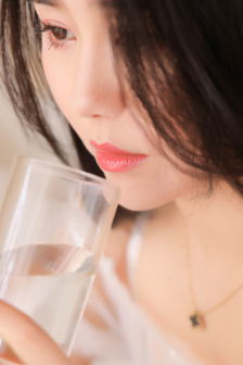 俄罗斯十八裸体模特美女图